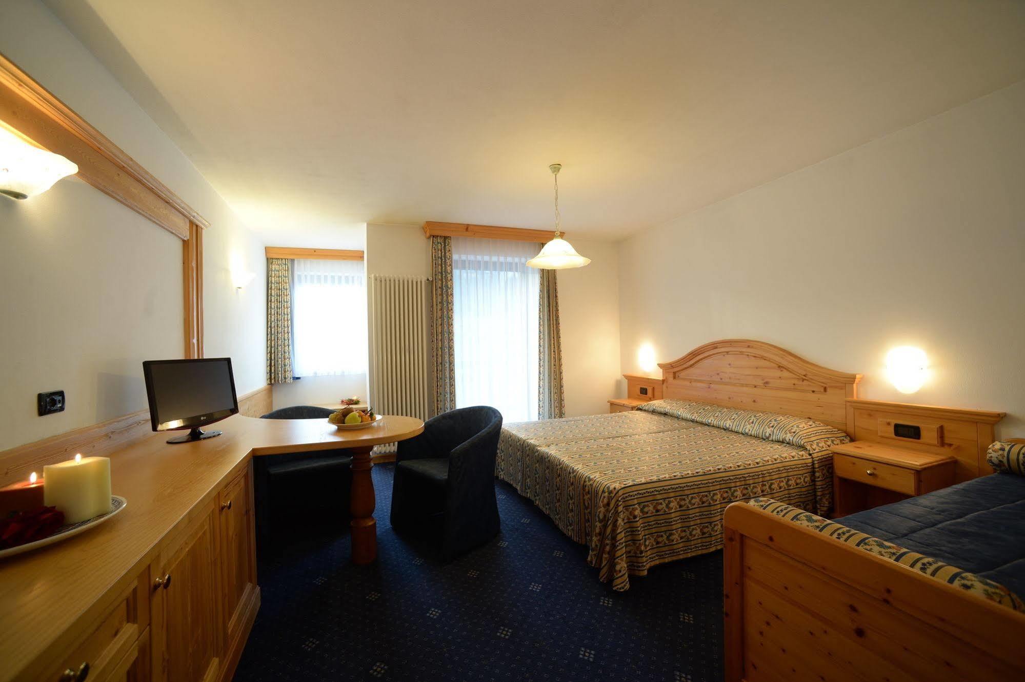 Hotel Terme Antico Bagno Pozza di Fassa Εξωτερικό φωτογραφία